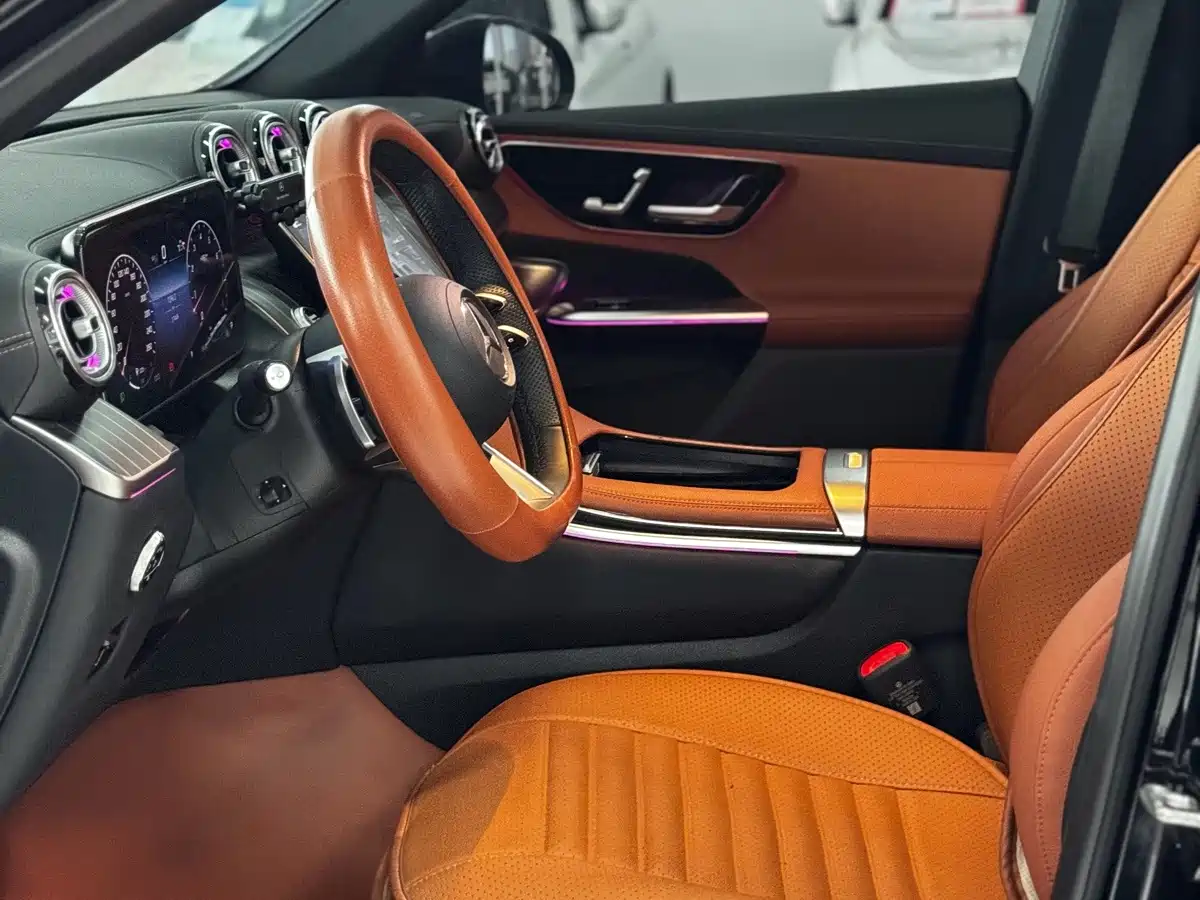 Photo 5 - Mercedes-Benz GLC