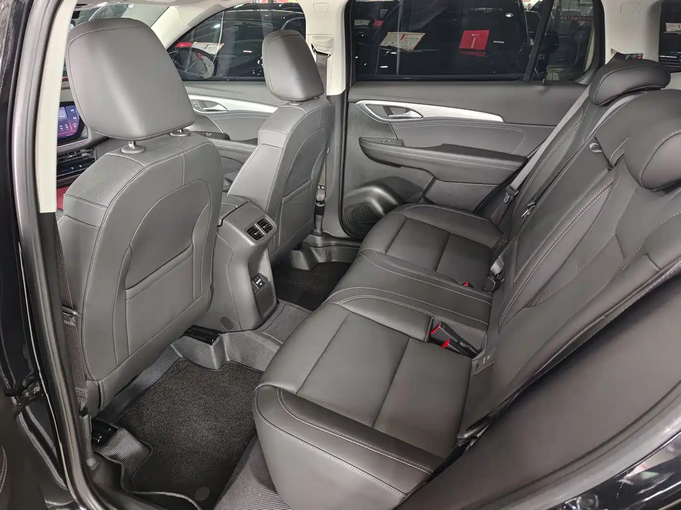 Buick Envision Plus 2025 Enclave Plus 28T 2WD Platinum Edition фото 23