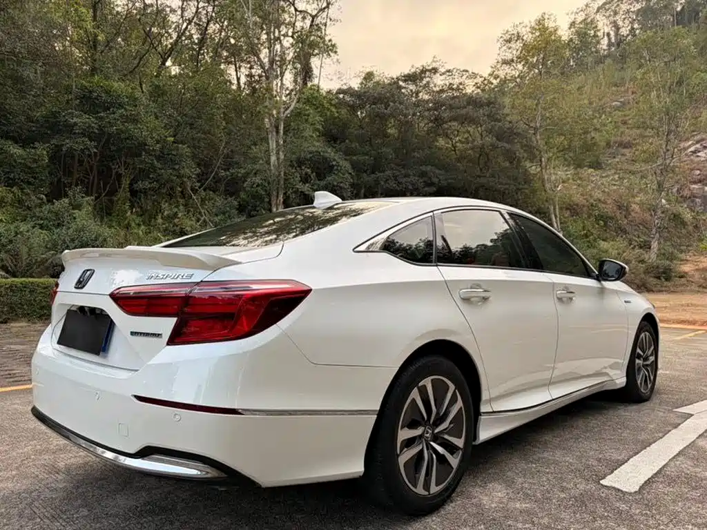 Honda Inspire 2019 2019 Sharp Hybrid 2.0L Pure Elegance China VI
