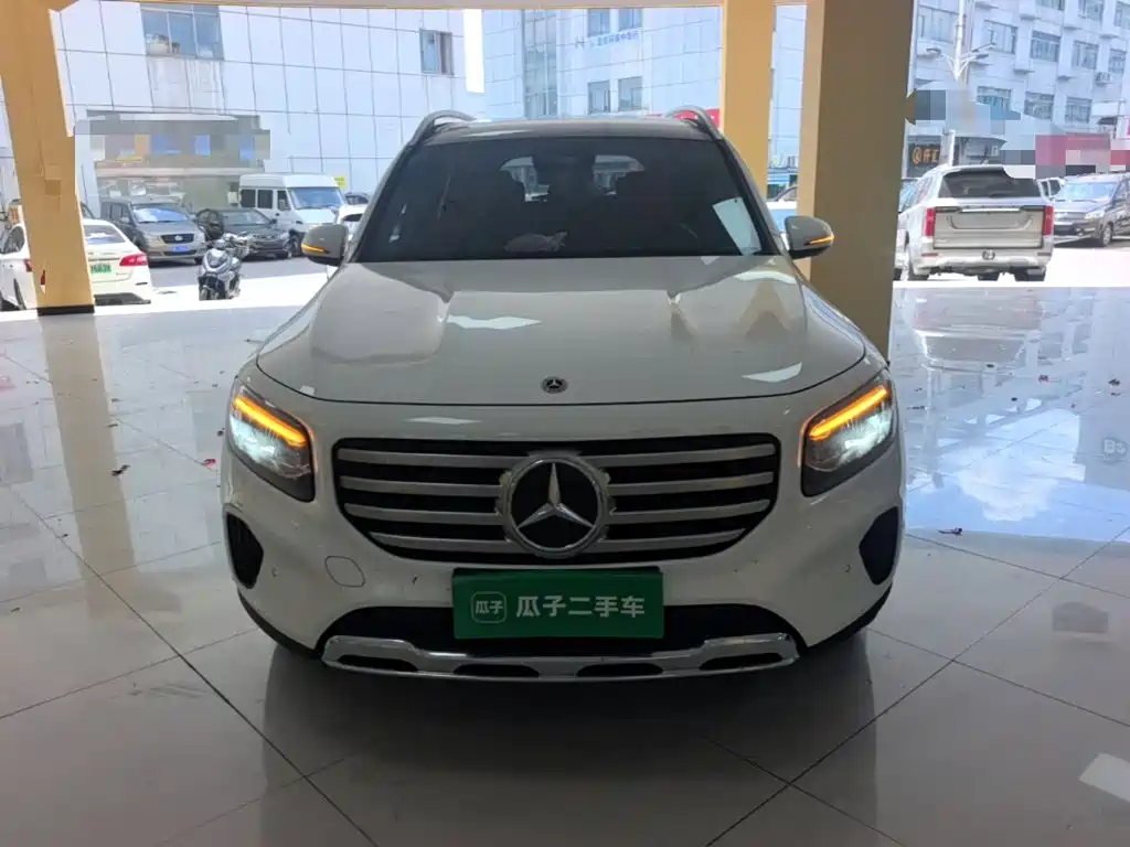 Photo 3 - Mercedes-Benz GLB