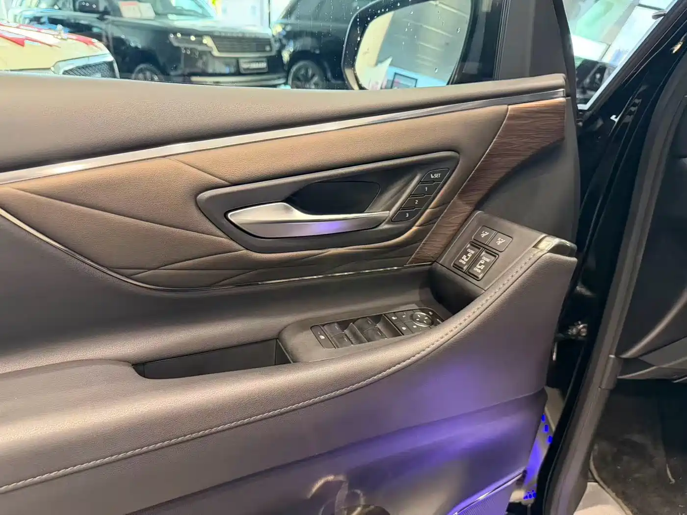 Toyota Vellfire 2025 2024 Crown Hybrid 2.5L Premium Edition