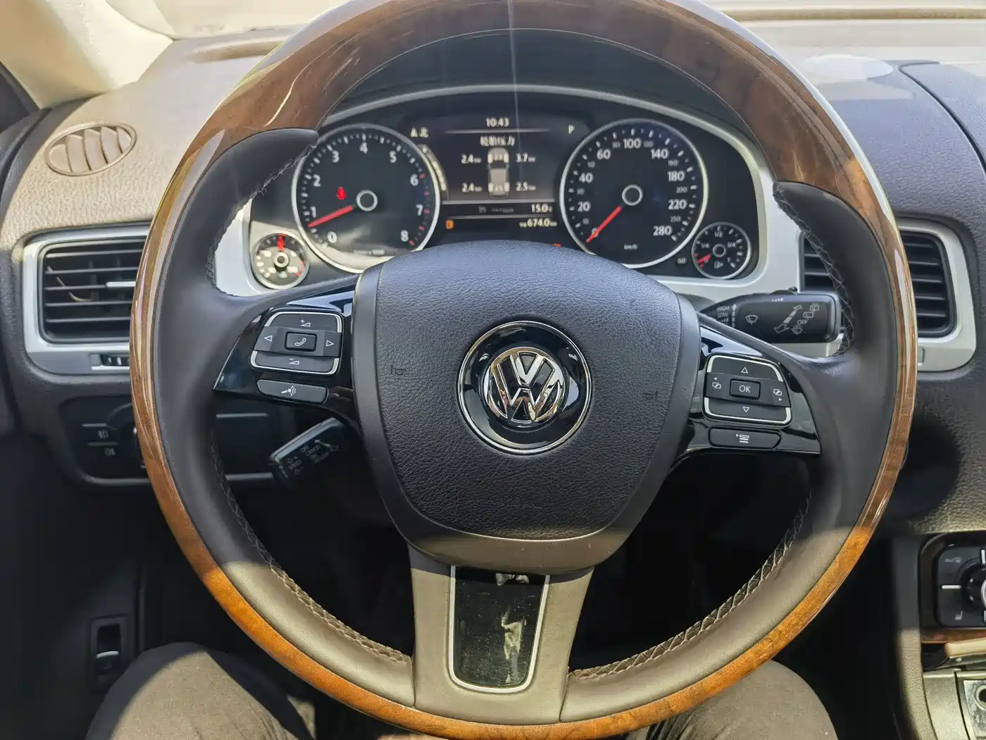 Volkswagen Touareg 2011 3.0TSI Comfort фото 15