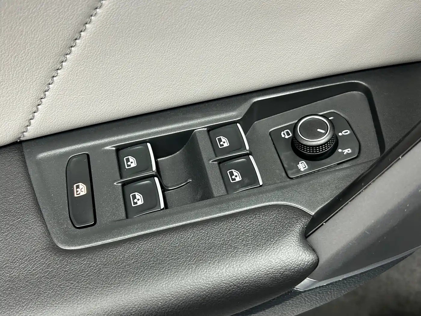 Volkswagen Tayron 2023 280TSI 2WD Luxury Plus Advanced Edition фото 10