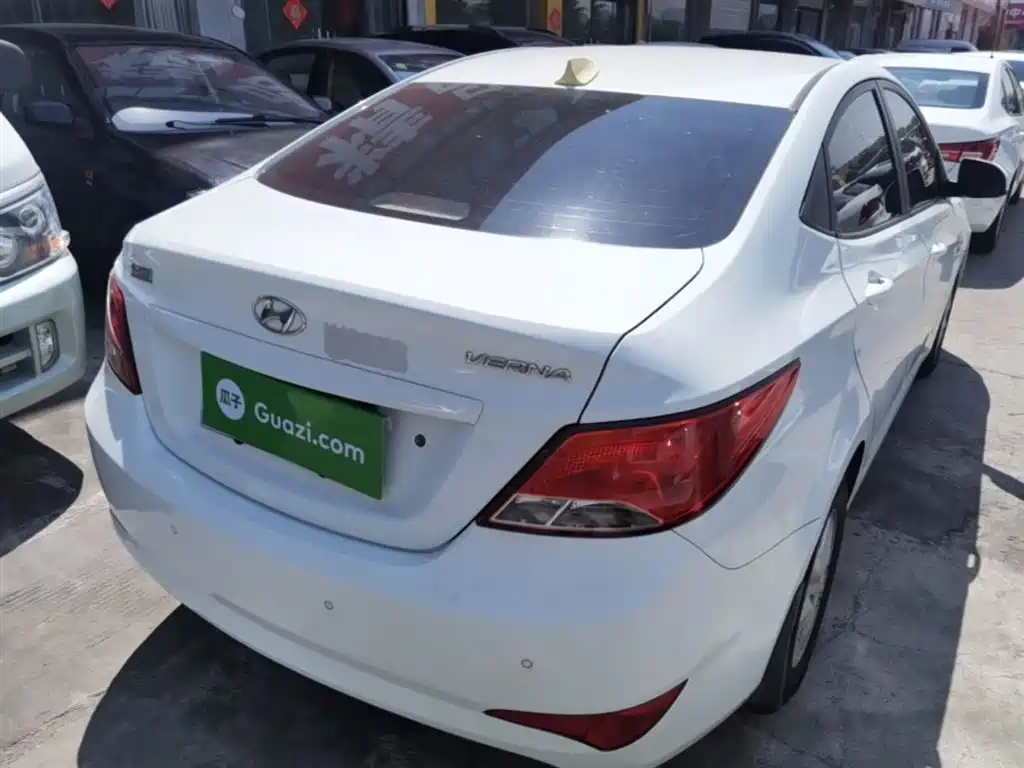 Hyundai Verna 2014 1.4L Manual Smart GLS фото 7
