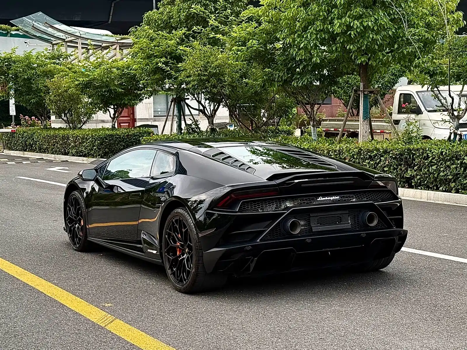 Фото 4 - Lamborghini Huracán