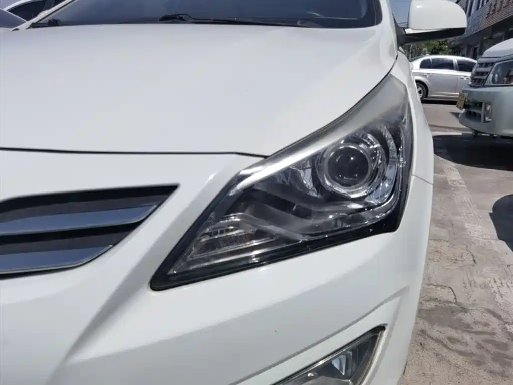 Hyundai Verna 2014 1.4L Manual Smart GLS фото 24