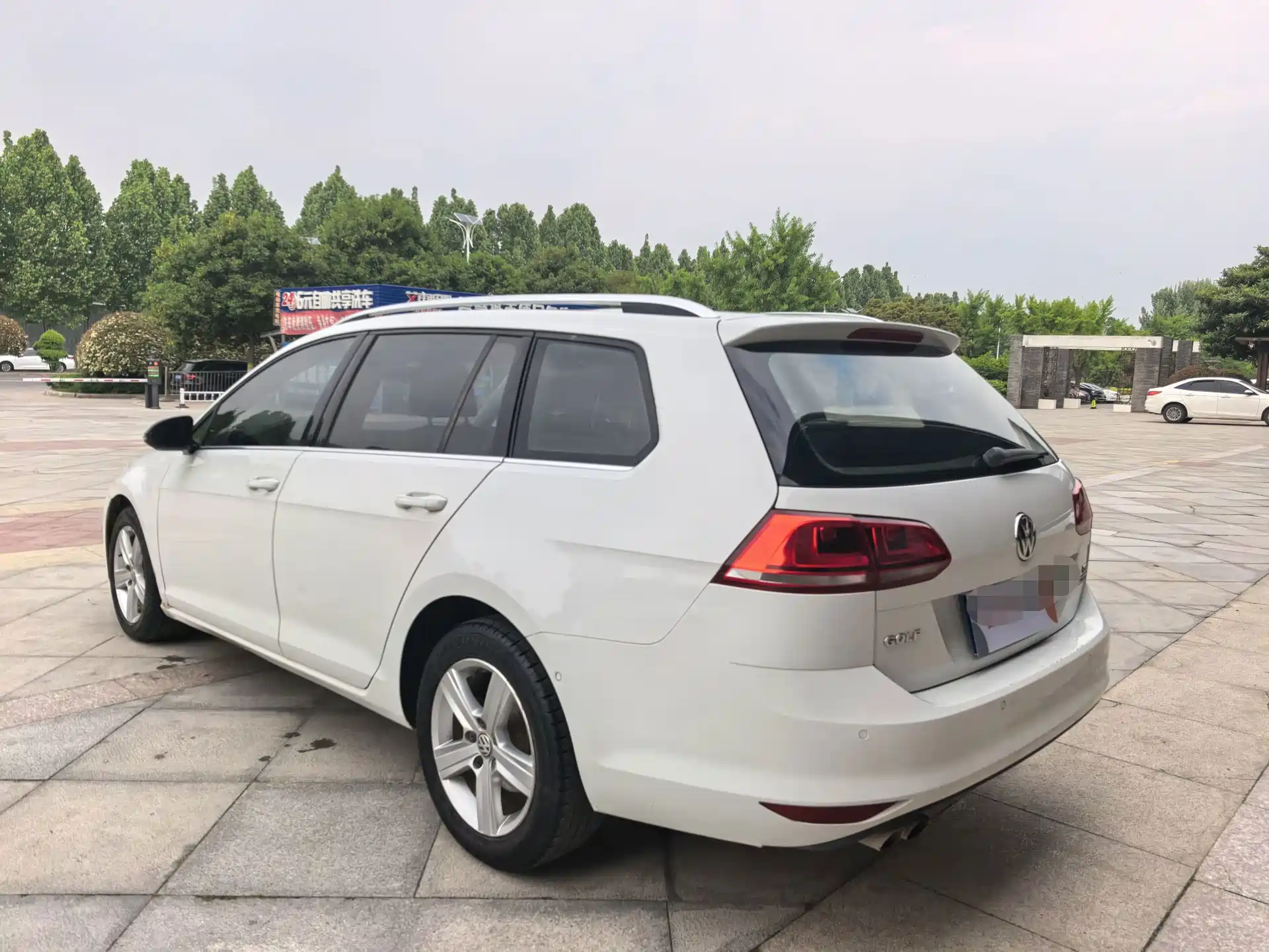 Photo 6 - Volkswagen Golf (Import)