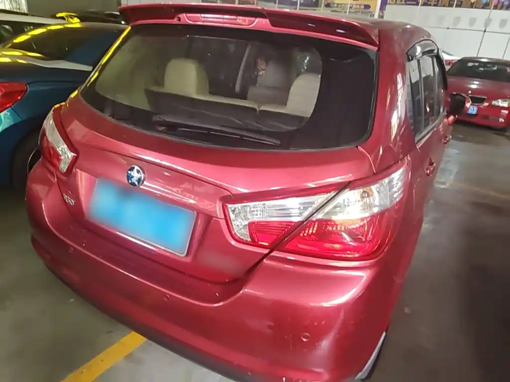 Venucia R50 2014 2013 1.6L Automatic Luxury Edition