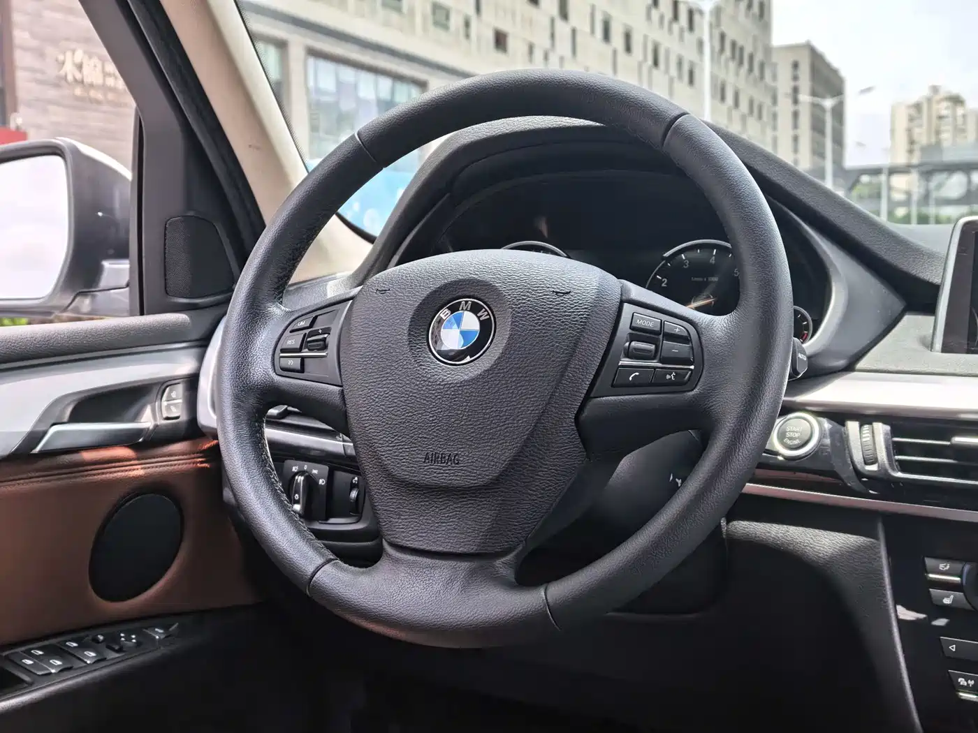 BMW X5 (Import) 2018 xDrive35i Elegant Model фото 13