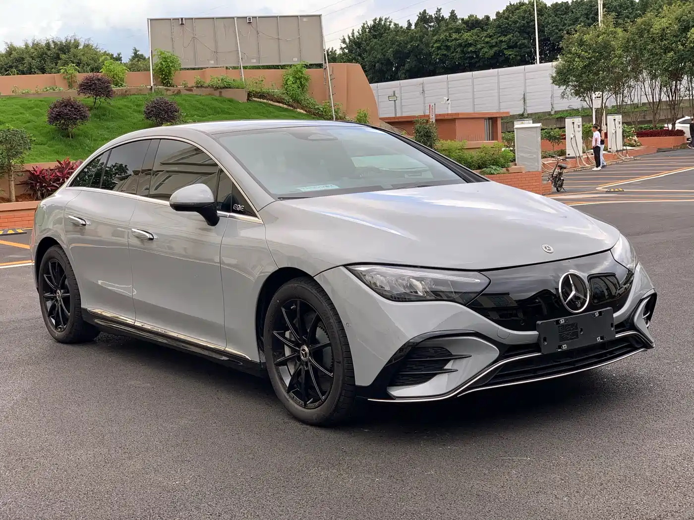Mercedes-Benz EQE 2022 350 Pioneer Edition фото 3