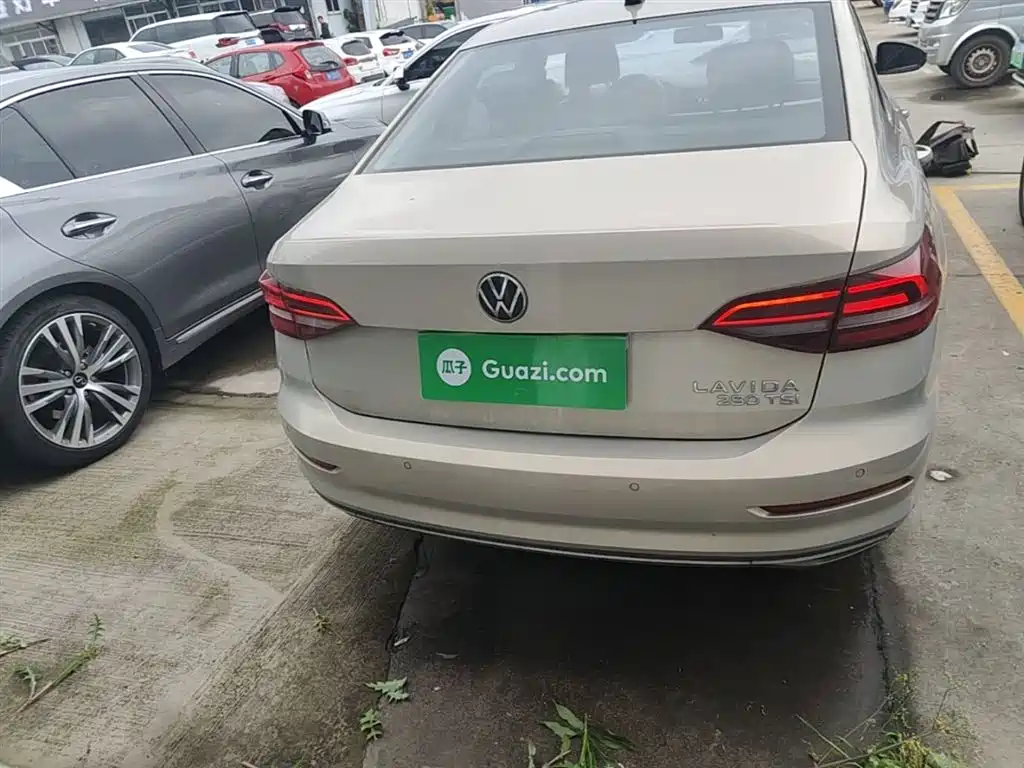 Volkswagen Lavida 2022 280TSI DSG Comfort Edition фото 6