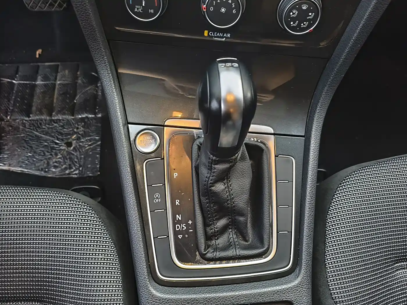 Volkswagen Golf 2020 Beloved Edition 280TSI DSG Comfort фото 7