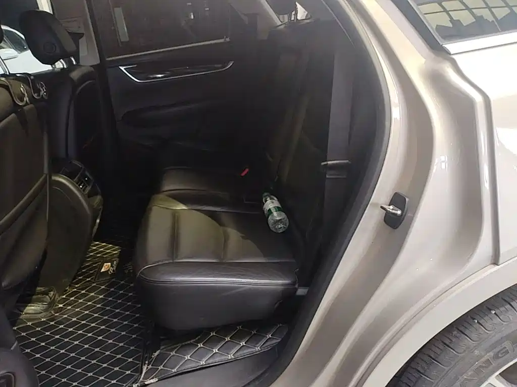 Cadillac XT5 2017 2016 25T Luxury Model