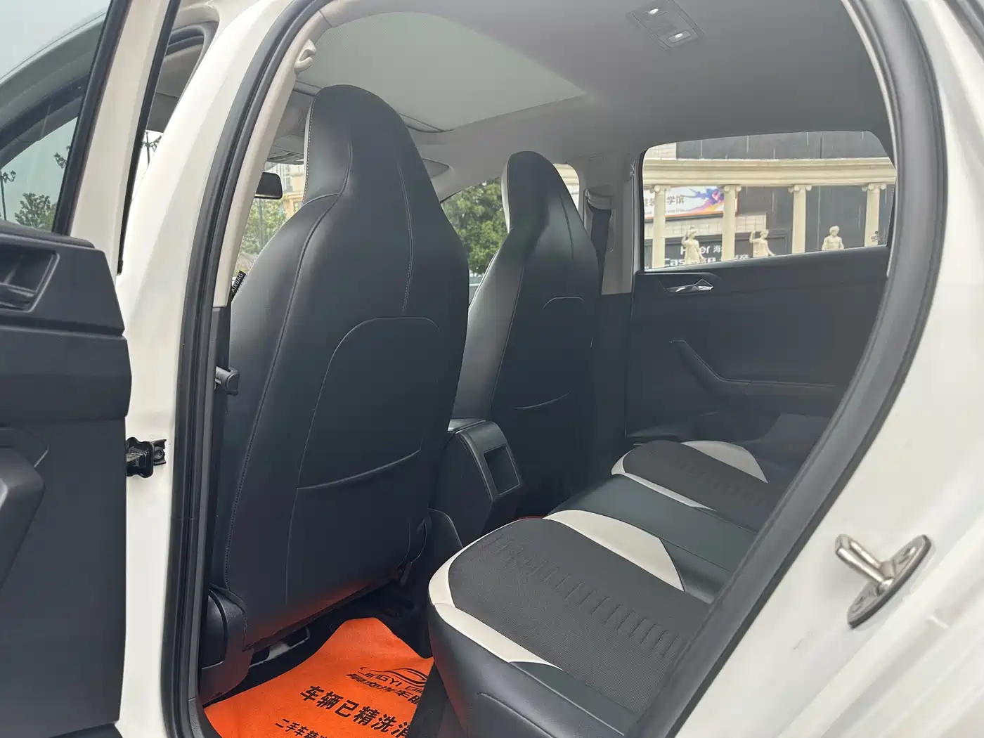 Volkswagen Polo 2019 Plus 1.5L Automatic Colorful Tech Edition фото 5