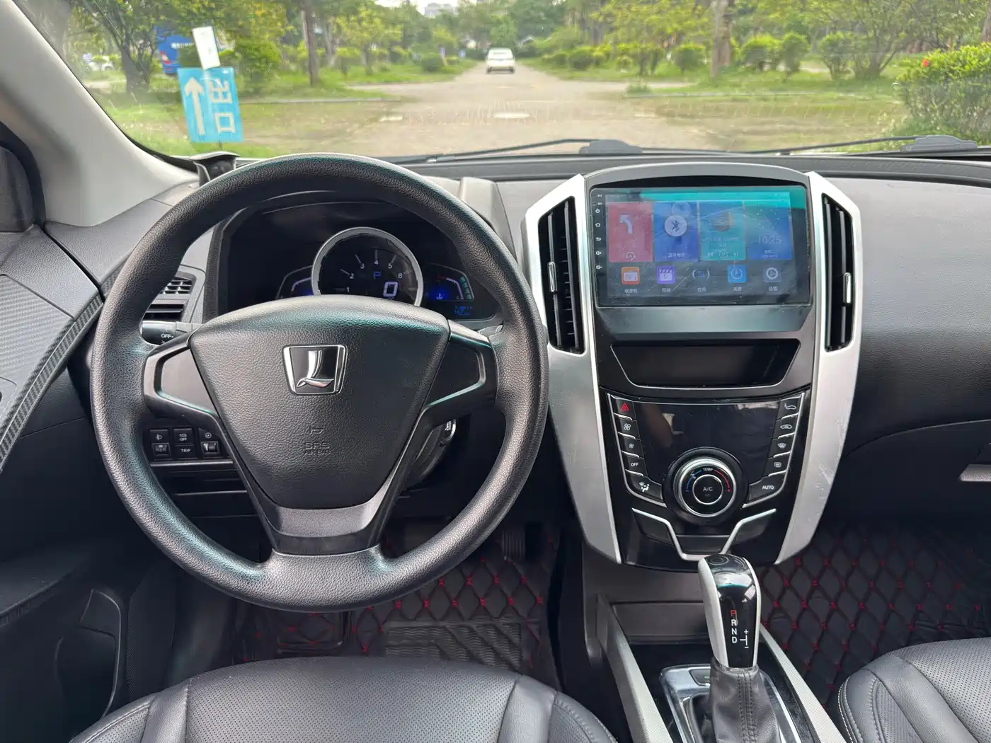 LUXGEN EXCELLENT 6 SUV