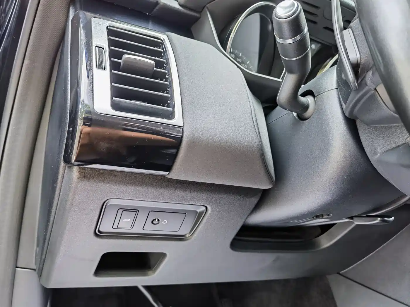 Land Rover Discovery 2018 3.0 SC V6 SE фото 13