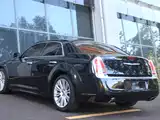 Photo 9 - Chrysler 300C (Import)