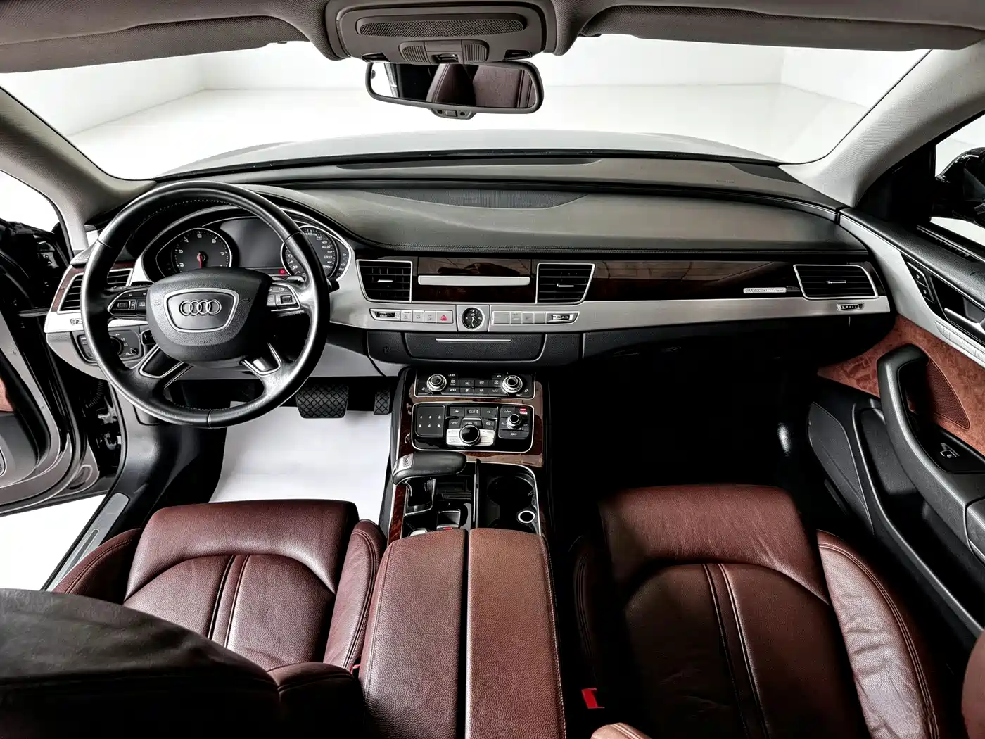 Фото 8 - Audi A8