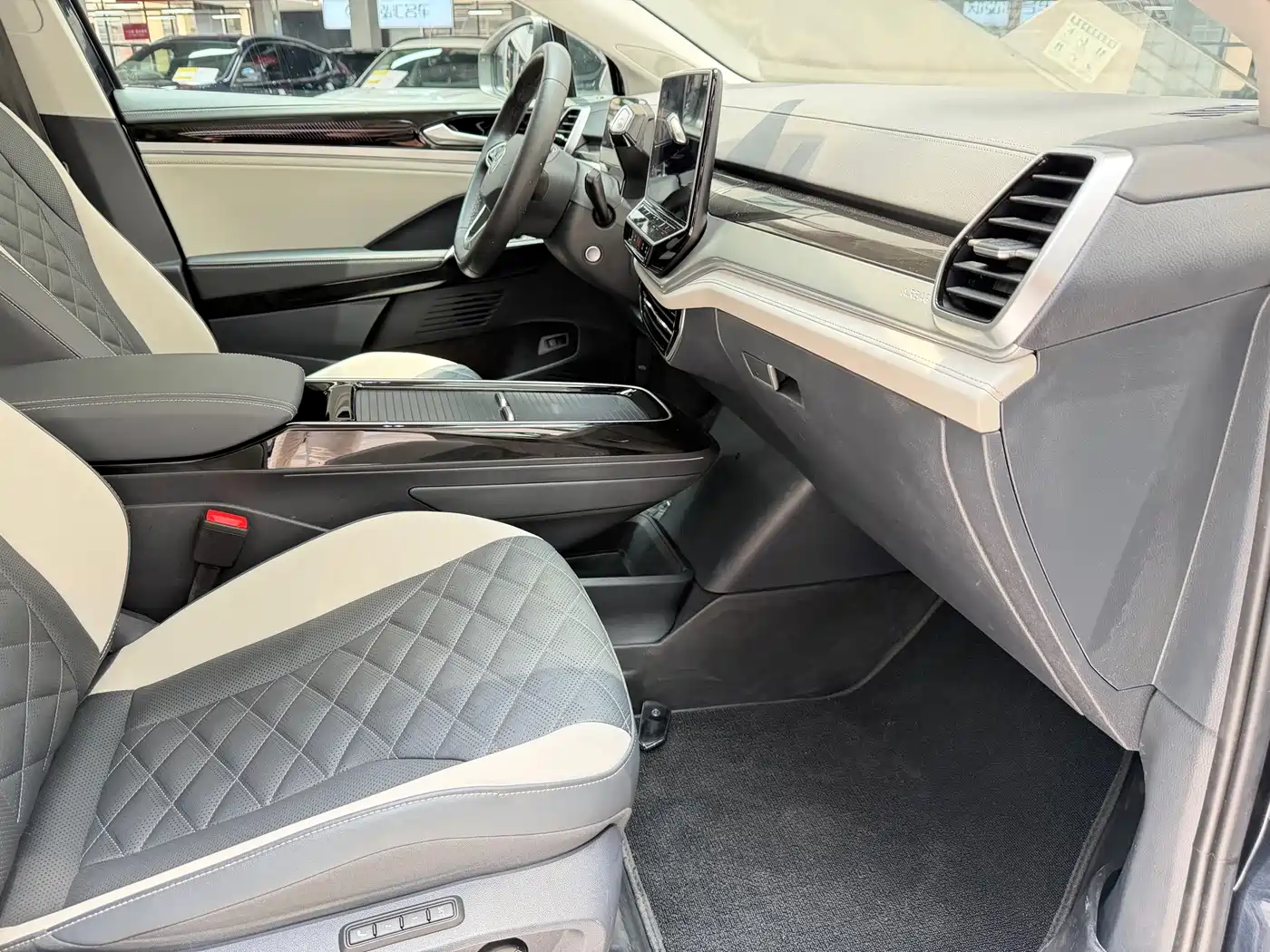 Volkswagen ID.6 CROZZ 2021 2021 Long Range PURE+ Edition