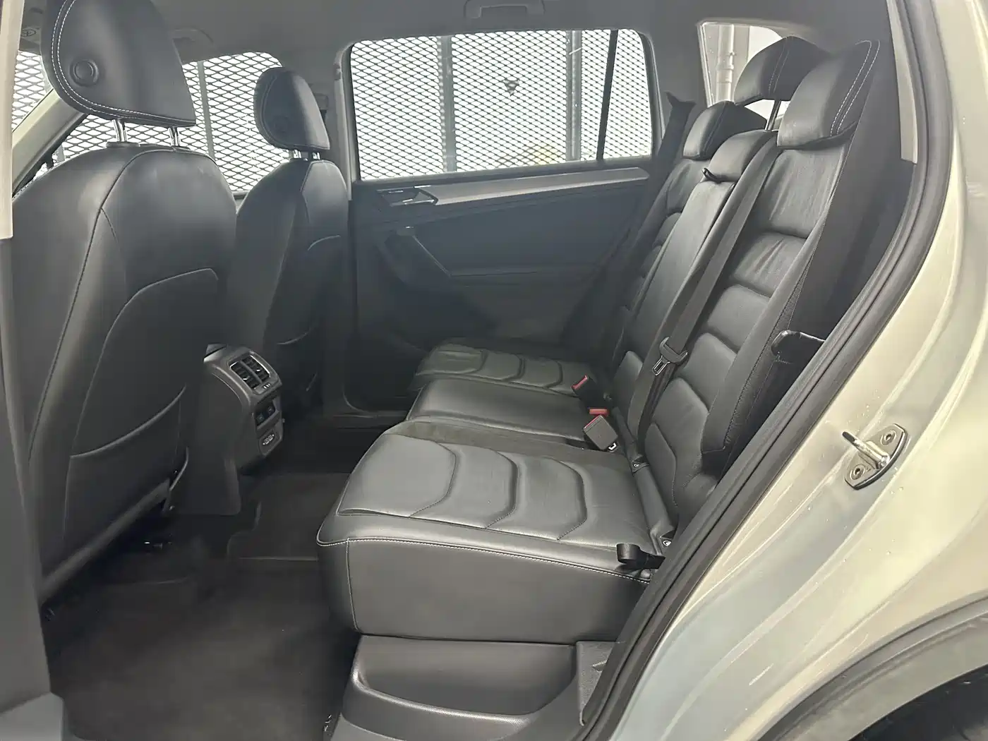 Volkswagen Tiguan L 2018 Facelift 330TSI Automatic 2WD Comfort Edition фото 7