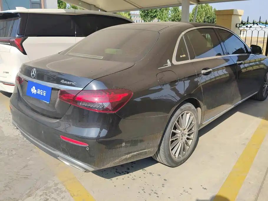 صورة 3 - Mercedes-Benz E-Class
