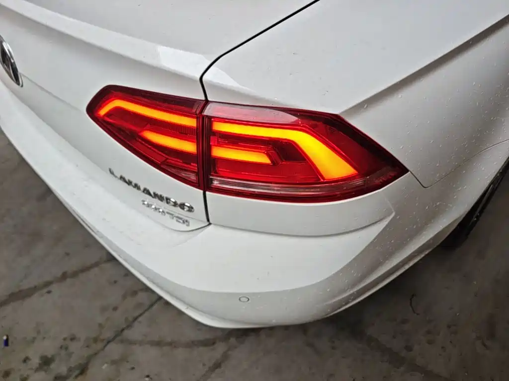 Photo 8 - Volkswagen Lamando
