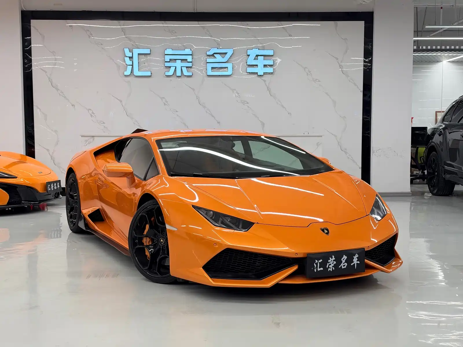 Фото 2 - Lamborghini Huracán