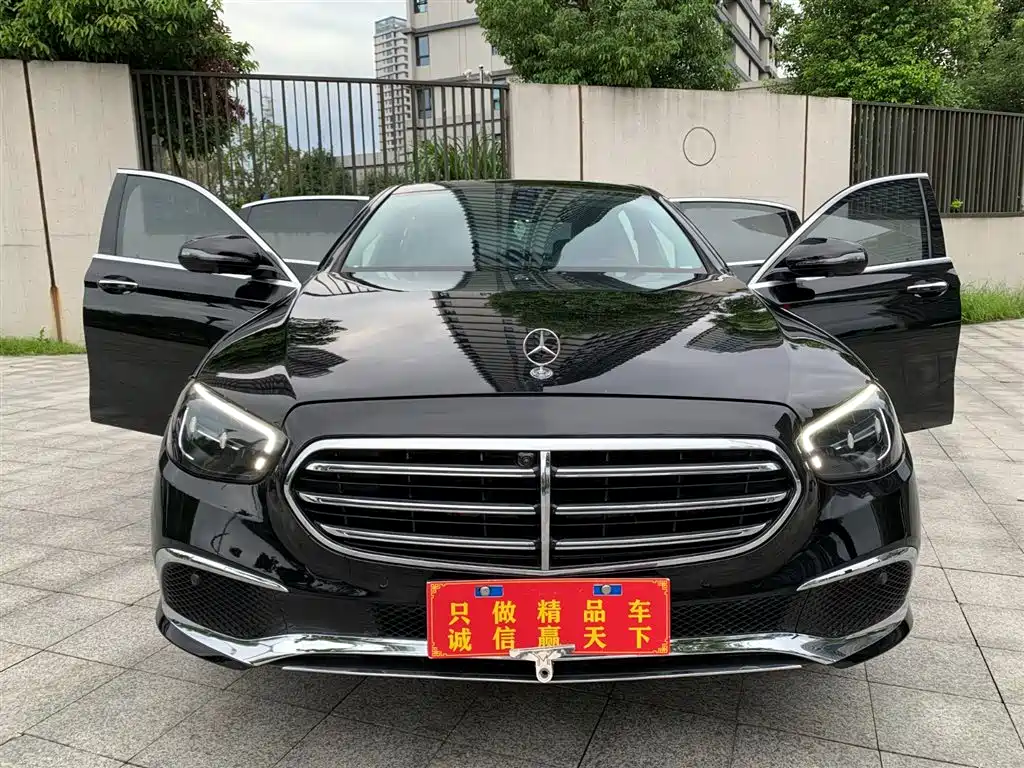 Mercedes-Benz E-Class 2023 E 300 L Fashion фото 2