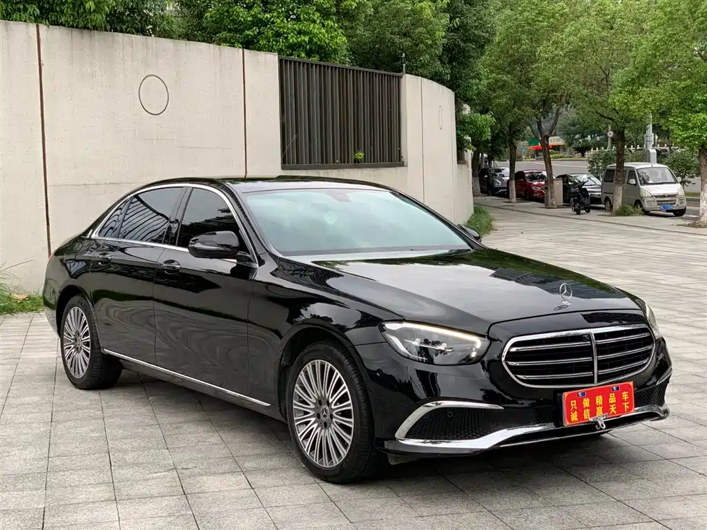 Mercedes-Benz E-Class 2023 E 300 L Fashion фото 3