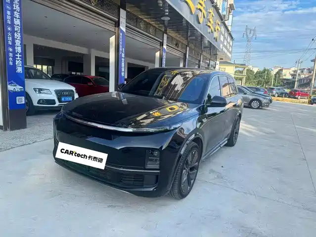 Li Auto Li L8 2025
