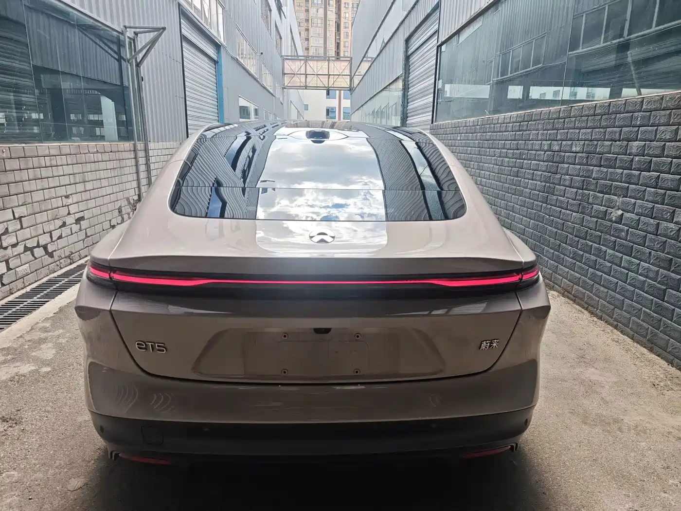 2025 NIO ET5