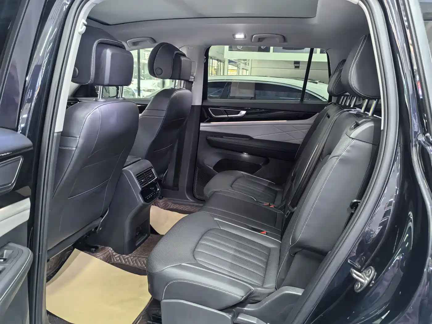 Volkswagen Teramont 2023 380TSI AWD Exclusive Luxury Edition фото 8