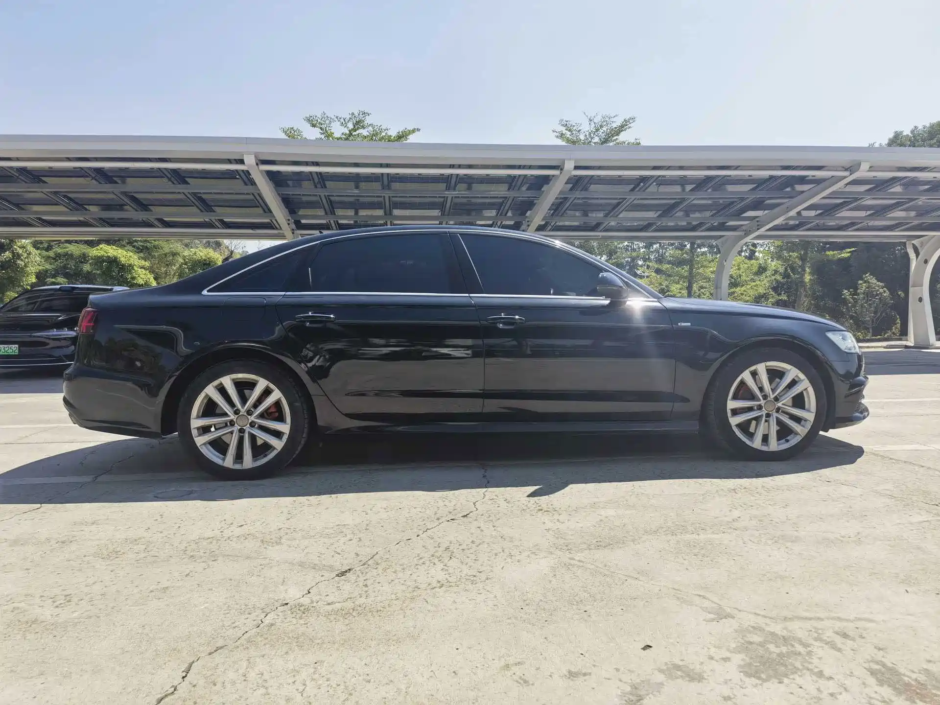 Photo 4 - Audi A6L