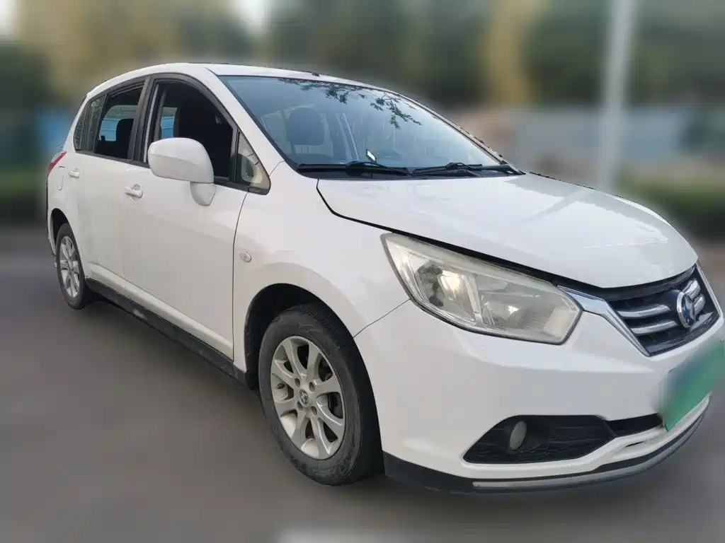 Venucia R50 2015 2015 1.6L Manual Fashion