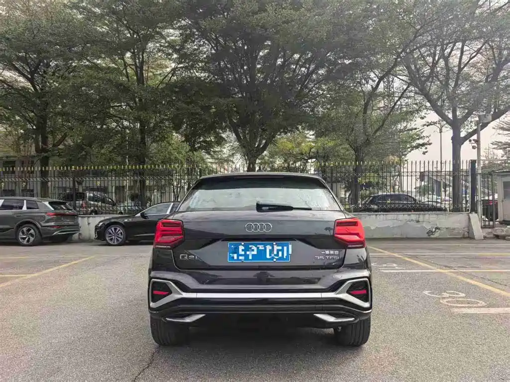 AUDI Q2L