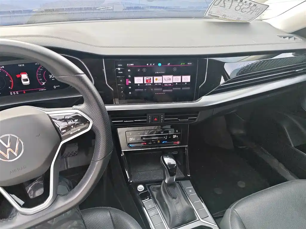 Volkswagen Passat 2023 330TSI Starlight Premium Edition фото 6