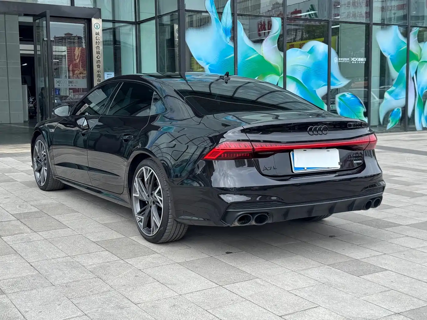 Audi A7L 2024 45 TFSI quattro S-line Black Warrior Edition фото 6