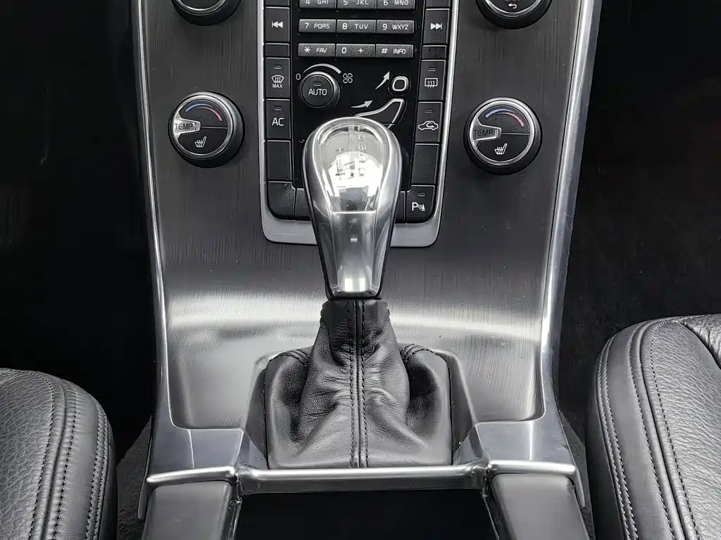 Volvo S60 (Import) 2013 2013 Model T5 Comfort Edition