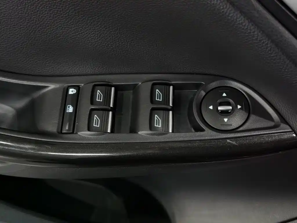 Photo 9 - Ford Focus