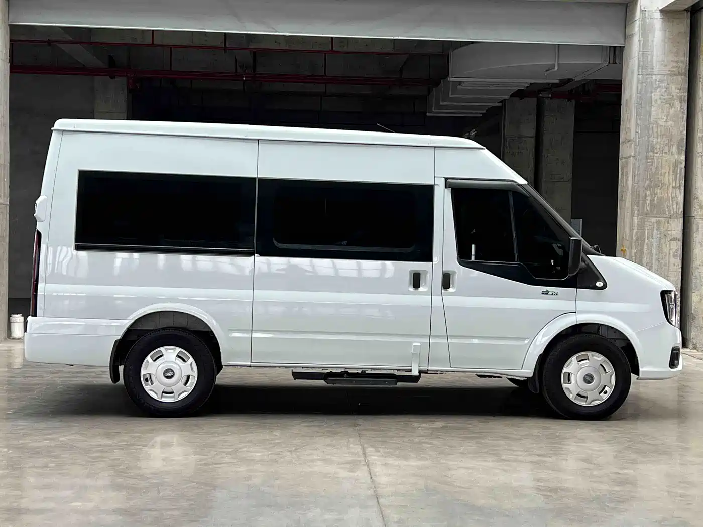 Jiangling JMC Fushun 2024 2025 2.0T Automatic Diesel Long Wheelbase High Roof Passenger Version Business Van 9-seater