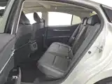 Photo 11 - Toyota Camry