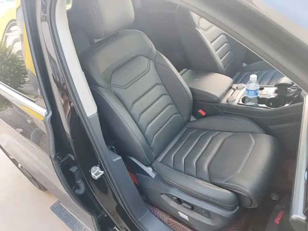 Фото 25 - Volkswagen Touareg