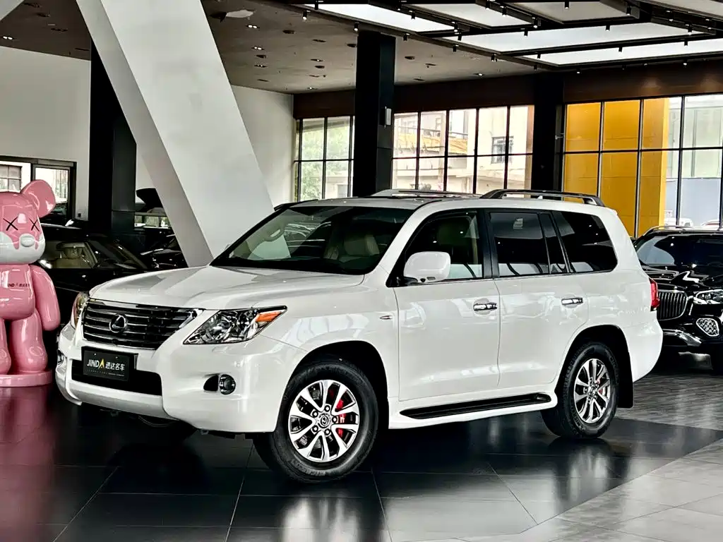 Фото 1 - Lexus LX