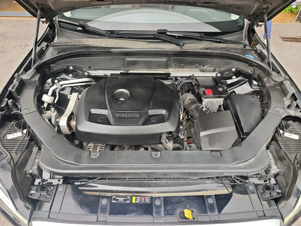 Фото 9 - Volvo XC60