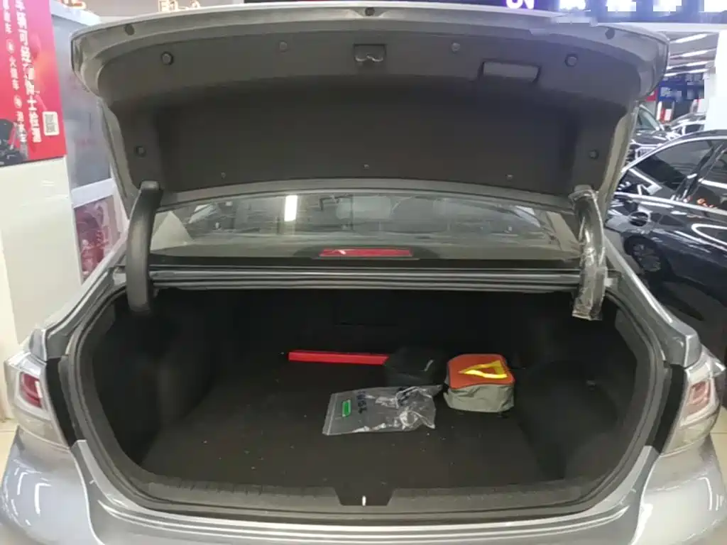 Photo 19 - Hyundai Sonata