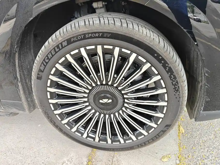 Chery Fengyun Fengyun T11 2026 2024 Base Model