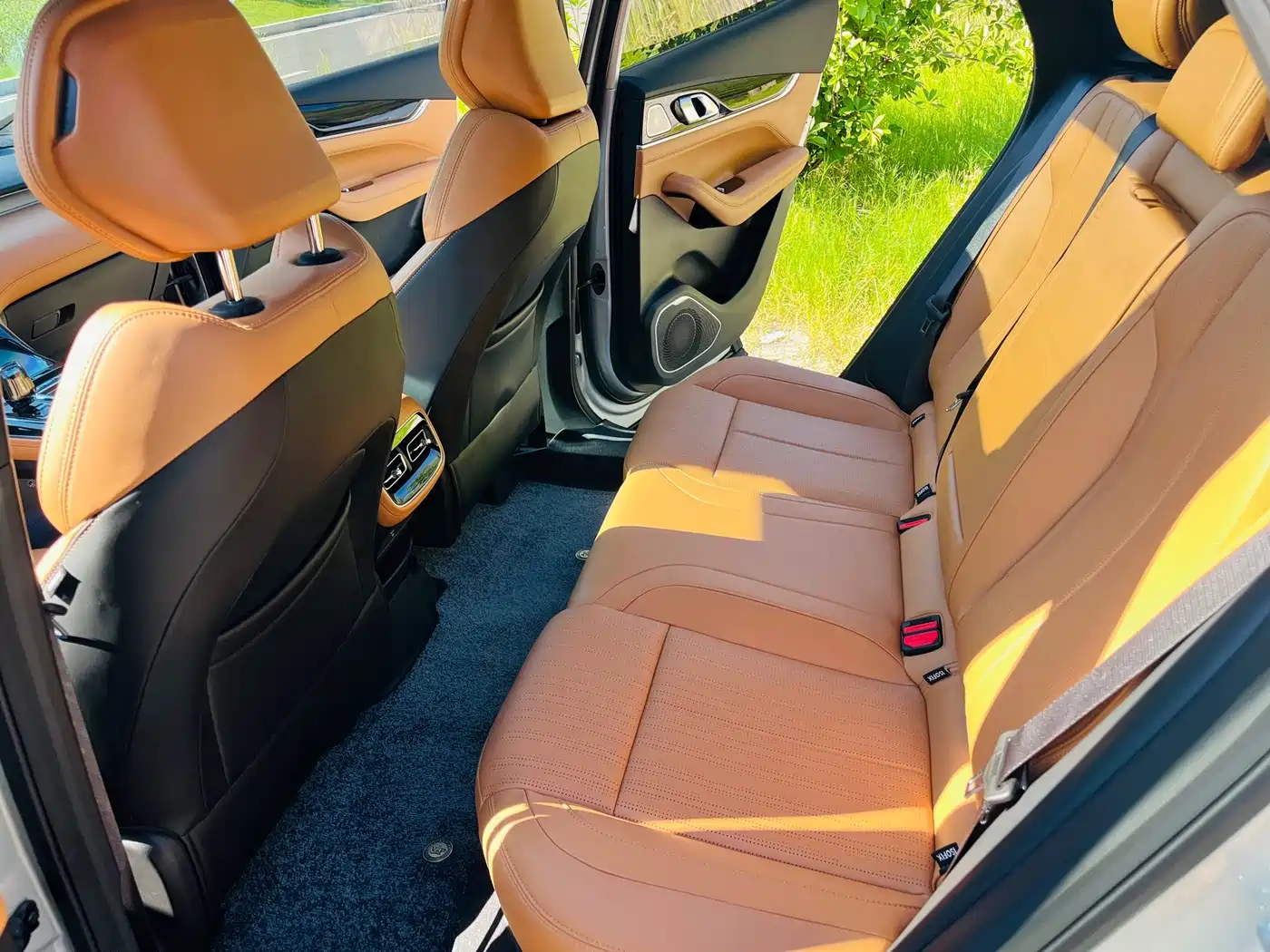 Фото 6 - Geely Boyue L