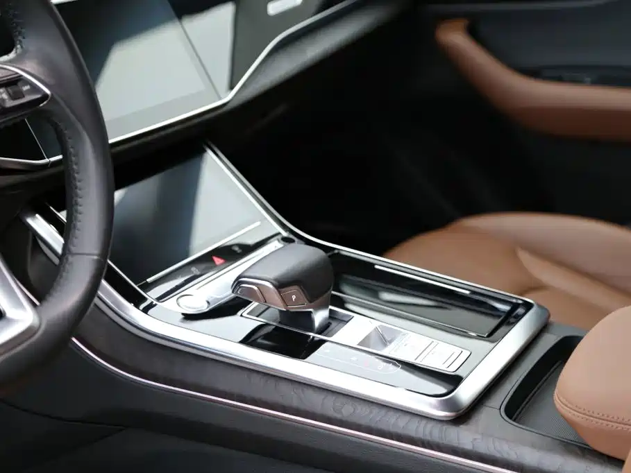 Audi Q8 2020 2019 55 TFSI Luxury Dynamic