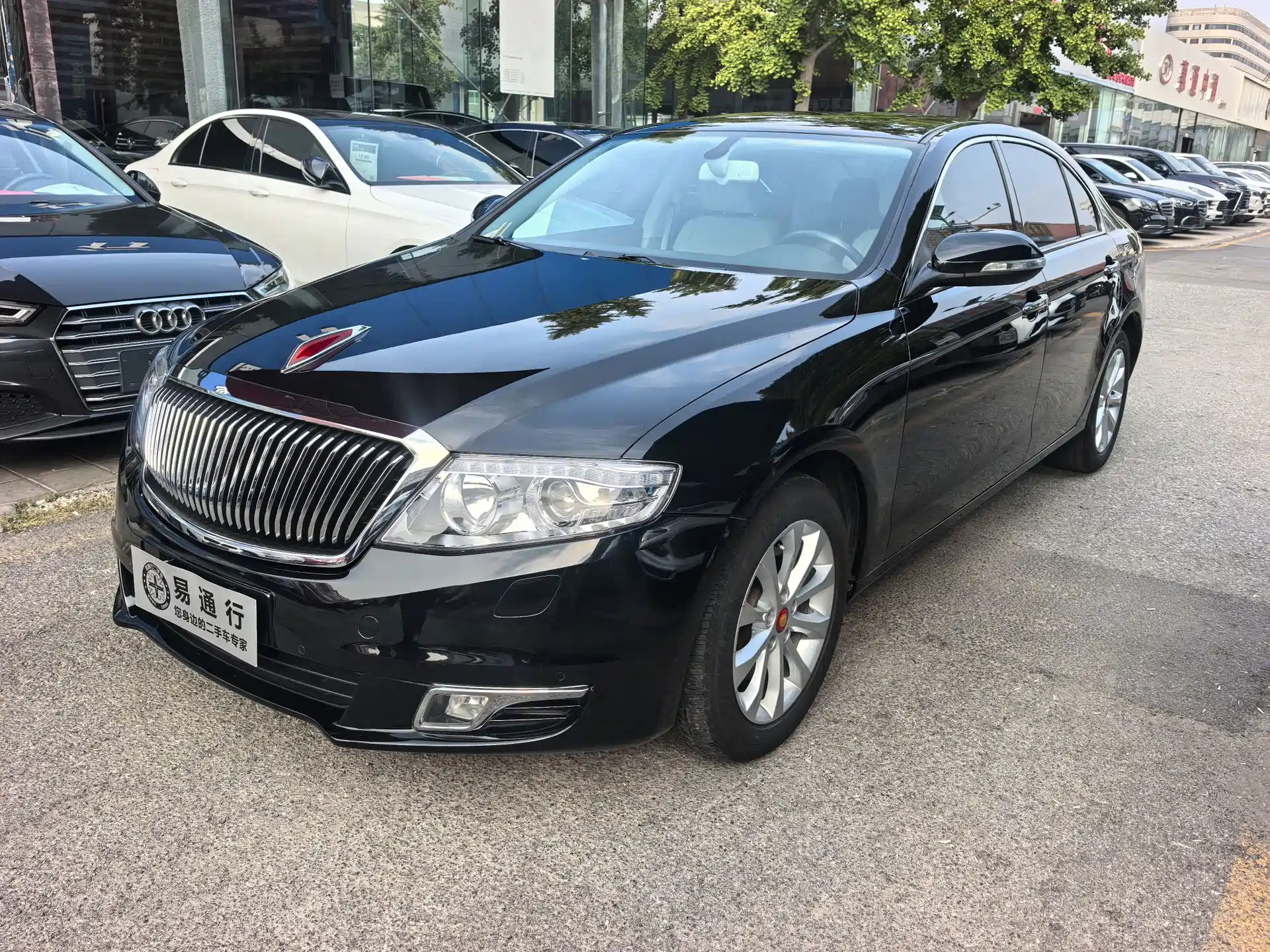 Фото 1 - Hongqi H7