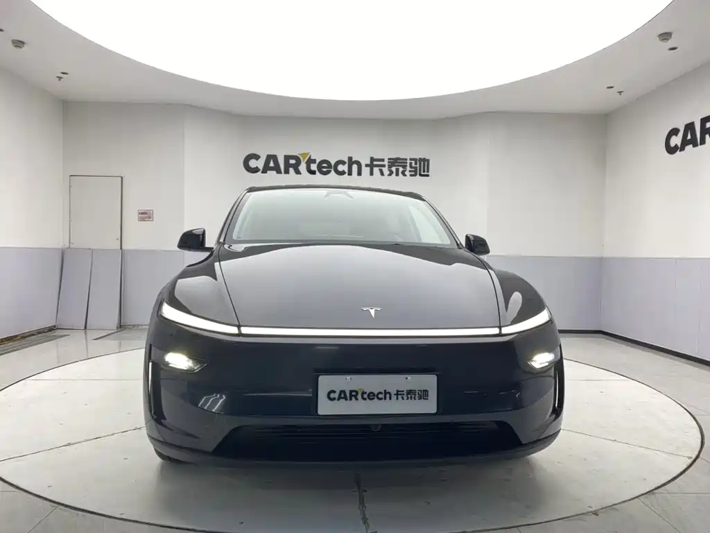 Фото 3 - Tesla Model Y
